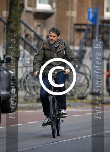 Amsterdam 31 oktober 2014
Erik van t Hoff op de fiets in amsterdam zuid na afspraak met oa Jack Spijkerman