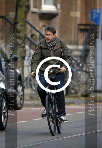 Amsterdam 31 oktober 2014
Erik van t Hoff op de fiets in amsterdam zuid na afspraak met oa Jack Spijkerman
