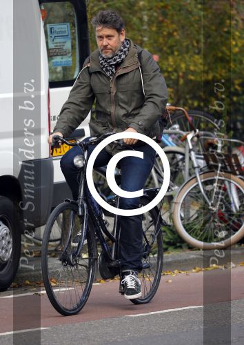 Amsterdam 31 oktober 2014
Erik van t Hoff op de fiets in amsterdam zuid na afspraak met oa Jack Spijkerman