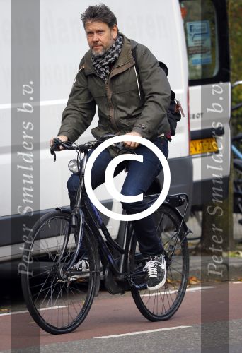 Amsterdam 31 oktober 2014
Erik van t Hoff op de fiets in amsterdam zuid na afspraak met oa Jack Spijkerman