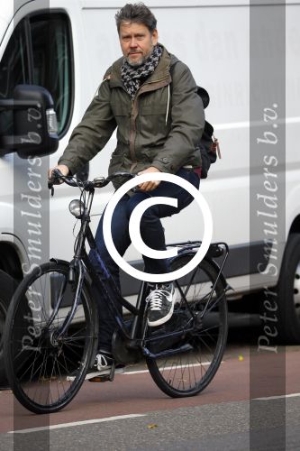 Amsterdam 31 oktober 2014
Erik van t Hoff op de fiets in amsterdam zuid na afspraak met oa Jack Spijkerman