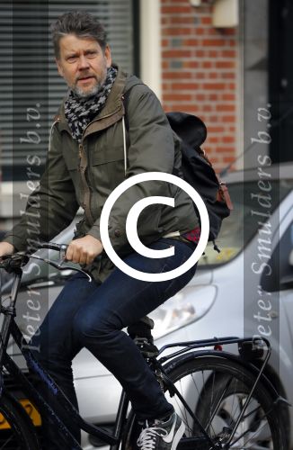 Amsterdam 31 oktober 2014
Erik van t Hoff op de fiets in amsterdam zuid na afspraak met oa Jack Spijkerman