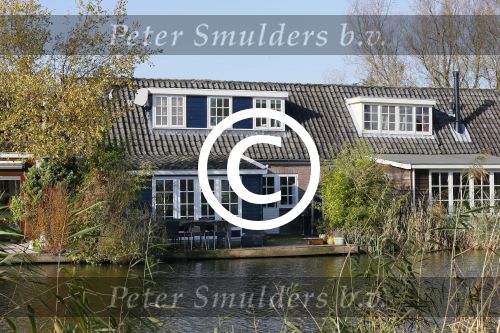 Abcoude 1 november 2014
Huis floortje Dessing aan het water het Gein staat te koop