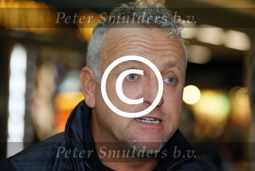 Schiphol 26 oktober 2014
Gordon vertrekt vanaf schiphol voor een reclamestunt van Kitkat naar een onbewoond eiland.