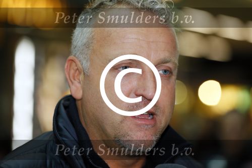 Schiphol 26 oktober 2014
Gordon vertrekt vanaf schiphol voor een reclamestunt van Kitkat naar een onbewoond eiland.