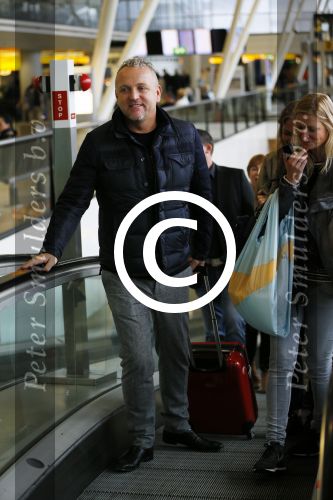 Schiphol 26 oktober 2014
Gordon vertrekt vanaf schiphol voor een reclamestunt van Kitkat naar een onbewoond eiland.