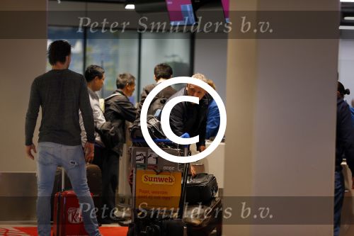 Schiphol 26 oktober 2014
Gordon vertrekt vanaf schiphol voor een reclamestunt van Kitkat naar een onbewoond eiland.