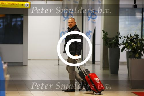 Schiphol 26 oktober 2014
Gordon vertrekt vanaf schiphol voor een reclamestunt van Kitkat naar een onbewoond eiland.