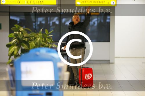 Schiphol 26 oktober 2014
Gordon vertrekt vanaf schiphol voor een reclamestunt van Kitkat naar een onbewoond eiland.