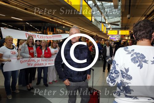 Schiphol 26 oktober 2014
Gordon vertrekt vanaf schiphol voor een reclamestunt van Kitkat naar een onbewoond eiland.