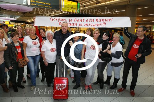 Schiphol 26 oktober 2014
Gordon vertrekt vanaf schiphol voor een reclamestunt van Kitkat naar een onbewoond eiland.