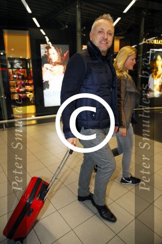 Schiphol 26 oktober 2014
Gordon vertrekt vanaf schiphol voor een reclamestunt van Kitkat naar een onbewoond eiland.
