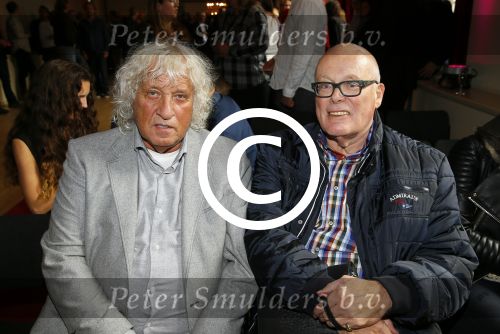 Amsterdam 28 oktober 2014
Presentatie boek Casa Rosso met Jan Otten en Rob v Hulst. Karin Bloemen reikt het eerste boek uit. Jan met zijn beste vriend Charles Geerts