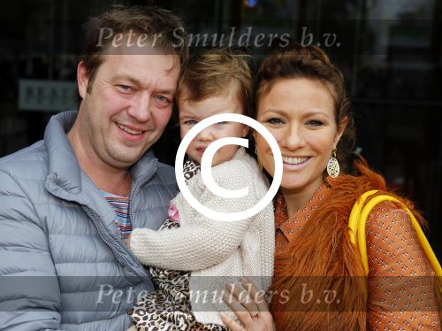 Utrecht 25 oktober 2014
Premiere Woezel en Pip in het beatrixtheater. Jessica Mendels met man en dochter