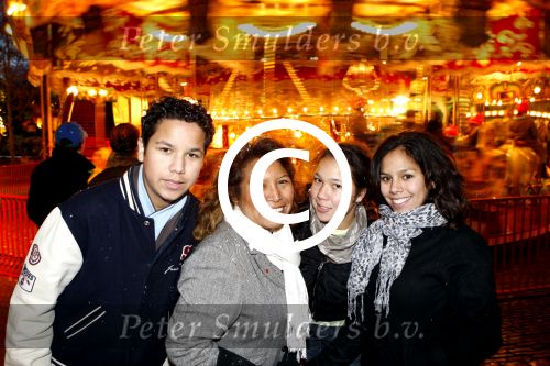 Kaatsheuvel 25 november 2007
Princess kerstborrel in de efteling.
Justine Pelmelay met kinderen