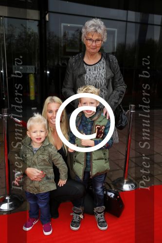Utrecht 25 oktober 2014
Premiere Woezel en Pip in het beatrixtheater. Kim Stekelenburg met moeder en kinderen