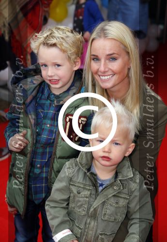 Utrecht 25 oktober 2014
Premiere Woezel en Pip in het beatrixtheater. Kim Stekelenburg met moeder en kinderen