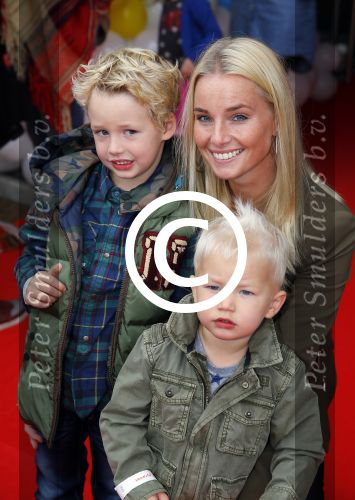 Utrecht 25 oktober 2014
Premiere Woezel en Pip in het beatrixtheater. Kim Stekelenburg met moeder en kinderen