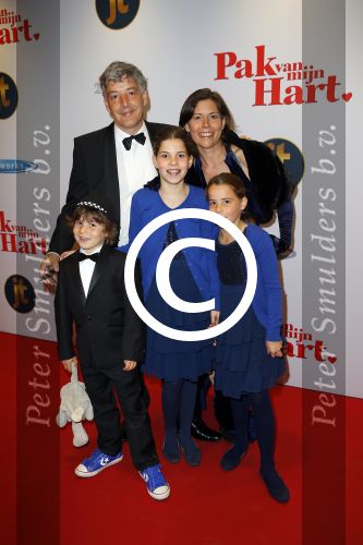 Hilversum 27 oktober 2014
Premiere film pak van mijn hart van Kees v Nieuwkerk.
Nathan Meeter met familie