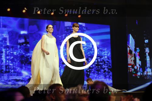 Hilversum 27 oktober 2014
Finale Hollands next top model 2014 HNTM in studio 21 gepresenteerd door Anouk Smulders en Fred v Leer.Finalisten zijn Nicky Opheij Sanne Aisha en Debbie Dhillon. In de jury zitten Freek Koster May Britt Mobach en Dirk Kikstra.