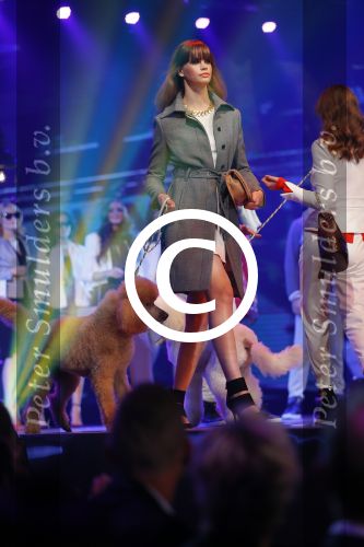 Hilversum 27 oktober 2014
Finale Hollands next top model 2014 HNTM in studio 21 gepresenteerd door Anouk Smulders en Fred v Leer.Finalisten zijn Nicky Opheij Sanne Aisha en Debbie Dhillon. In de jury zitten Freek Koster May Britt Mobach en Dirk Kikstra.