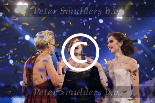 Hilversum 27 oktober 2014
Finale Hollands next top model 2014 HNTM in studio 21 gepresenteerd door Anouk Smulders en Fred v Leer.Finalisten zijn Nicky Opheij Sanne Aisha en Debbie Dhillon. In de jury zitten Freek Koster May Britt Mobach en Dirk Kikstra.