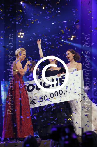 Hilversum 27 oktober 2014
Finale Hollands next top model 2014 HNTM in studio 21 gepresenteerd door Anouk Smulders en Fred v Leer.Finalisten zijn Nicky Opheij Sanne Aisha en Debbie Dhillon. In de jury zitten Freek Koster May Britt Mobach en Dirk Kikstra.