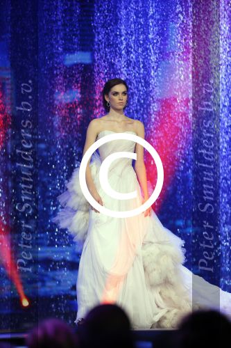 Hilversum 27 oktober 2014
Finale Hollands next top model 2014 HNTM in studio 21 gepresenteerd door Anouk Smulders en Fred v Leer.Finalisten zijn Nicky Opheij Sanne Aisha en Debbie Dhillon. In de jury zitten Freek Koster May Britt Mobach en Dirk Kikstra.