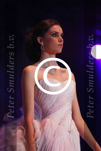 Hilversum 27 oktober 2014
Finale Hollands next top model 2014 HNTM in studio 21 gepresenteerd door Anouk Smulders en Fred v Leer.Finalisten zijn Nicky Opheij Sanne Aisha en Debbie Dhillon. In de jury zitten Freek Koster May Britt Mobach en Dirk Kikstra.