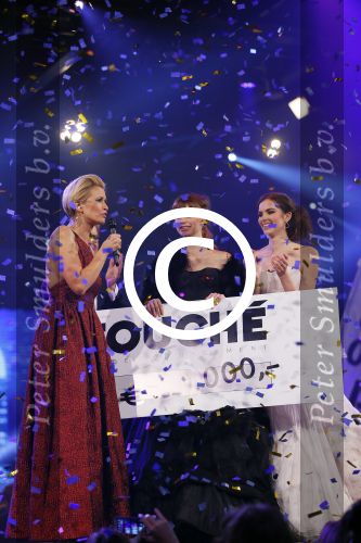 Hilversum 27 oktober 2014
Finale Hollands next top model 2014 HNTM in studio 21 gepresenteerd door Anouk Smulders en Fred v Leer.Finalisten zijn Nicky Opheij Sanne Aisha en Debbie Dhillon. In de jury zitten Freek Koster May Britt Mobach en Dirk Kikstra.