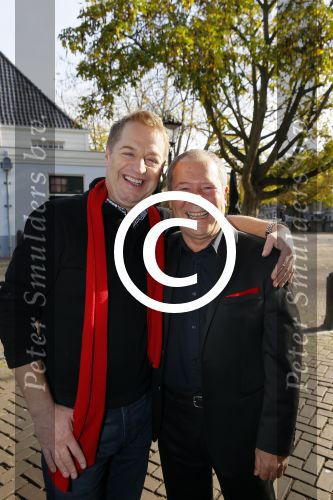 Amsterdam 27 oktober 2014
Presentatie nieuwe castleden Naast Freek Bartels en Bill van Dijk zijn ook Tony Neef (Sonneveld), Mariska van Kolck (Conny Stuart) en Cindy Bell (de lifter) te zien in Sonneveld. Albert Verlinde is de producent.