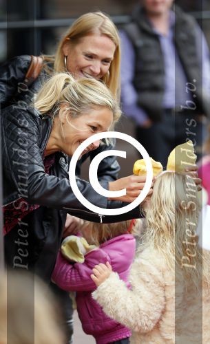 Utrecht 25 oktober 2014
Premiere Woezel en Pip in het beatrixtheater. Wendy v Dijk met dochter Lizzy en een vriendin