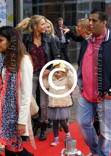 Utrecht 25 oktober 2014
Premiere Woezel en Pip in het beatrixtheater. Wendy v Dijk met dochter Lizzy en een vriendin