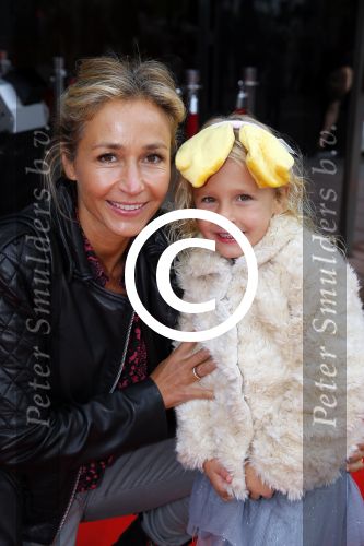 Utrecht 25 oktober 2014
Premiere Woezel en Pip in het beatrixtheater. Wendy v Dijk met dochter Lizzy en een vriendin