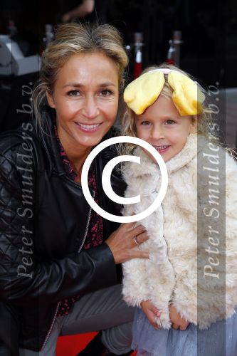Utrecht 25 oktober 2014
Premiere Woezel en Pip in het beatrixtheater. Wendy v Dijk met dochter Lizzy en een vriendin