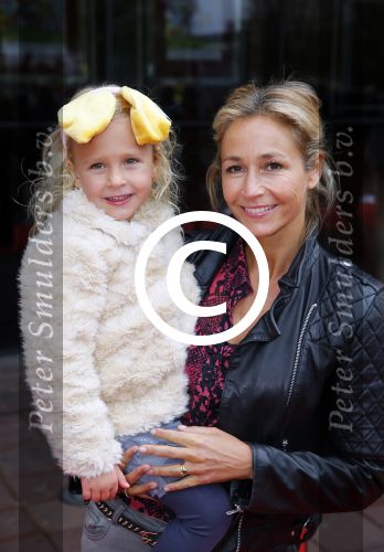 Utrecht 25 oktober 2014
Premiere Woezel en Pip in het beatrixtheater. Wendy v Dijk met dochter Lizzy en een vriendin