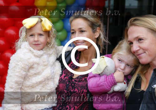Utrecht 25 oktober 2014
Premiere Woezel en Pip in het beatrixtheater. Wendy v Dijk met dochter Lizzy en een vriendin