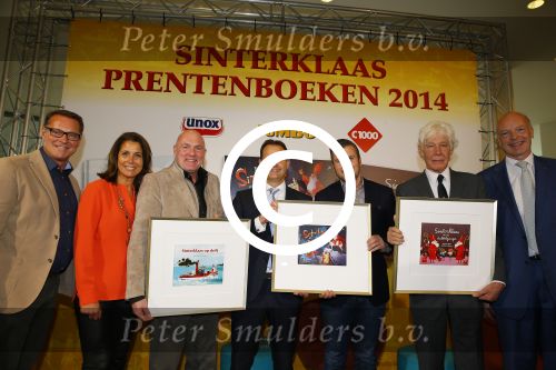 Amsterdam 4 november 2014
Presentatie sinterklaasboeken in de bibliotheek van Amsterdam. Aanwezig zijn Albert Verlinde Winston Gerschtanowitz Andre Kuipers en Paul v Vliet.