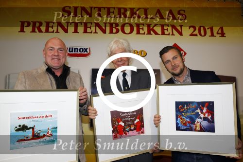 Amsterdam 4 november 2014
Presentatie sinterklaasboeken in de bibliotheek van Amsterdam. Aanwezig zijn Albert Verlinde Winston Gerschtanowitz Andre Kuipers en Paul v Vliet.