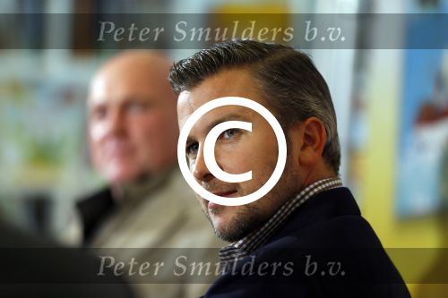 Amsterdam 4 november 2014
Presentatie sinterklaasboeken in de bibliotheek van Amsterdam. Aanwezig zijn Albert Verlinde Winston Gerschtanowitz Andre Kuipers en Paul v Vliet.