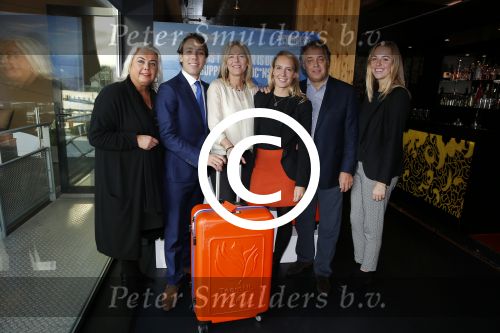 Amsterdam 12 november 2015
Presentatie koffers van de NOC NSF van princess voor Rio 2016 bij restaurant het Bosch.
Aad Ouborg met gezin en zus Els