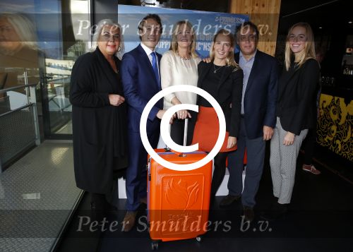 Amsterdam 12 november 2015
Presentatie koffers van de NOC NSF van princess voor Rio 2016 bij restaurant het Bosch.
Aad Ouborg met gezin en zus Els