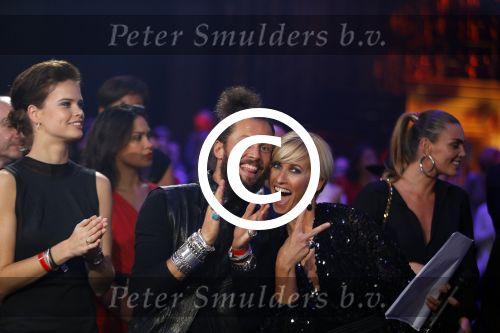 Hilversum 26 oktober 2015
Finale van Hollands next top model HNTM 2015 gepresenteerd door Anouk Smulders en Fred v Leer. De jury bestaat uit Dirk Kikstra May-Britt Mobach en Freek Koster (Touche Models).
De 4 4 finalisten zijn Loiza Lamers, Rachel Swaab Celine Koningstein en Lisa Kapper.
Loiza wordt uiteindelijk HNTM. Anouk met Dj la Fuente