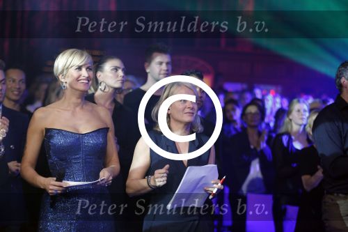 Hilversum 26 oktober 2015
Finale van Hollands next top model HNTM 2015 gepresenteerd door Anouk Smulders en Fred v Leer. De jury bestaat uit Dirk Kikstra May-Britt Mobach en Freek Koster (Touche Models).
De 4 4 finalisten zijn Loiza Lamers, Rachel Swaab Celine Koningstein en Lisa Kapper.
Loiza wordt uiteindelijk HNTM
