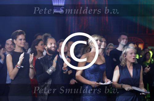 Hilversum 26 oktober 2015
Finale van Hollands next top model HNTM 2015 gepresenteerd door Anouk Smulders en Fred v Leer. De jury bestaat uit Dirk Kikstra May-Britt Mobach en Freek Koster (Touche Models).
De 4 4 finalisten zijn Loiza Lamers, Rachel Swaab Celine Koningstein en Lisa Kapper.
Loiza wordt uiteindelijk HNTM