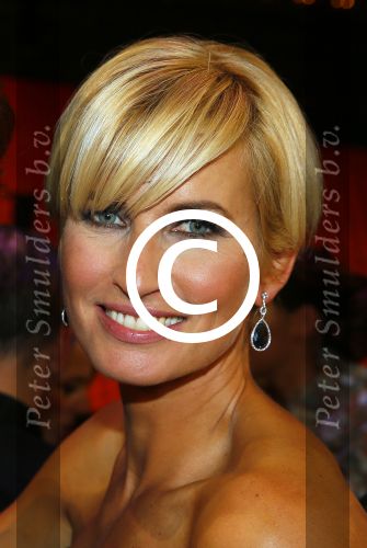Hilversum 26 oktober 2015
Finale van Hollands next top model HNTM 2015 gepresenteerd door Anouk Smulders en Fred v Leer. De jury bestaat uit Dirk Kikstra May-Britt Mobach en Freek Koster (Touche Models).
De 4 4 finalisten zijn Loiza Lamers, Rachel Swaab Celine Koningstein en Lisa Kapper.
Loiza wordt uiteindelijk HNTM
