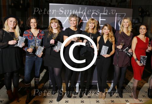 Amsterdam 2 november 2015
Presentatie boek Extase geschreven door Heleen v Royen Georgina Verbaan Daphne Deckers Susan Smit Patricia Snel Sophie v d Stap Chantal v Gastel Myrthe v d Meer Milou v d Will en Halina Reijn. De presenatie was bij Duchess.