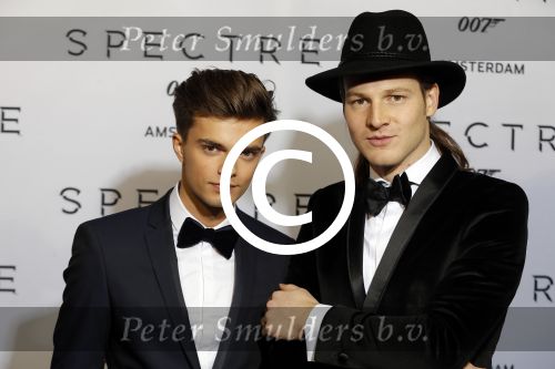 Amsterdam 28 oktober 2015
Premiere James Bond spectre in Tuschinski. Buddy Vedder en Guido Spek