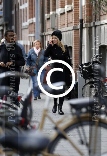 Amsterdam 13 november 2015 
Chantal janzen bellend op straat.