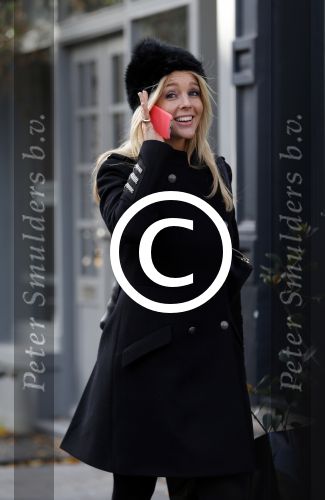 Amsterdam 13 november 2015 
Chantal janzen bellend op straat.